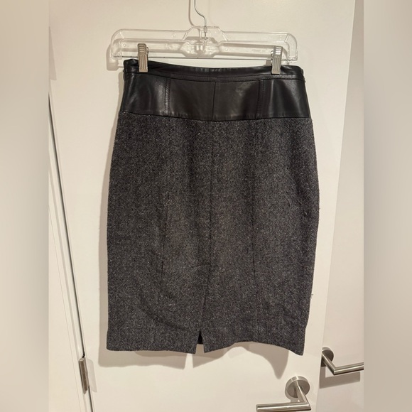 Theory Gray Pencil Skirt Knee-Length Workwear - Picture 2 of 7